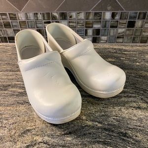 Dansko Professional Nursing Clogs, White, size 38